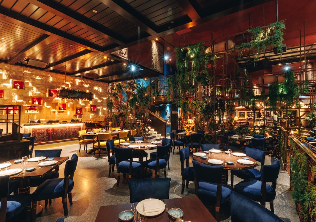 Feature Lighting Riydh Restaurant