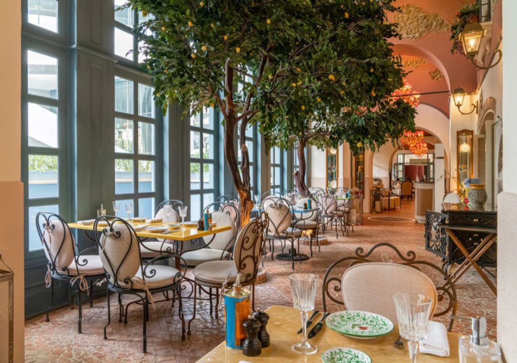 Restaurant Interior Lighting