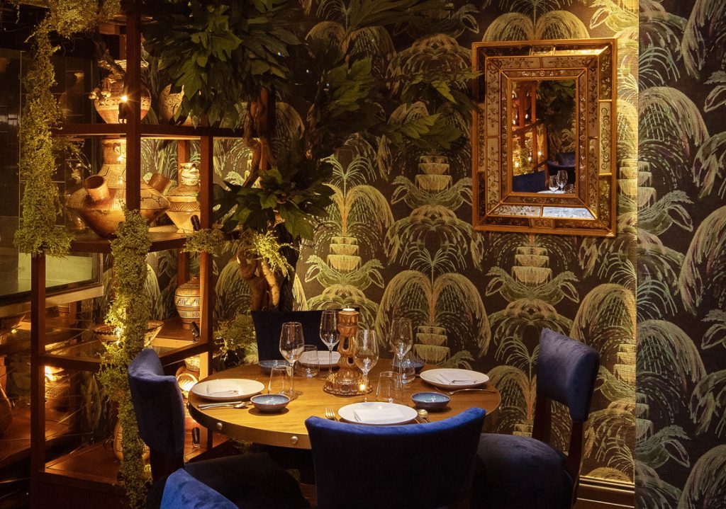 lighting restaurant table